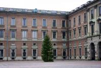 Kungliga tal. L&auml;s tal av den kungen, drottningen och kronprinsessan Victoria. En del av talen &auml;r h&aring;llna p&aring; kungliga slottet i Stockholm.
